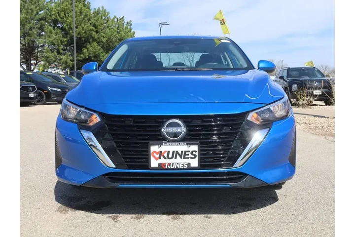 $21277 : Nissan Sentra 2025 SV 4dr Se image 3