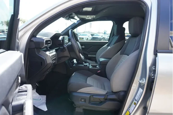 $39725 : Toyota Tacoma 2024 4x2 SR5 4 image 7
