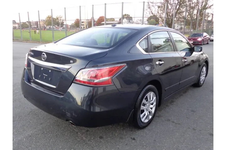 $8950 : 2015 Altima 2.5 S image 4