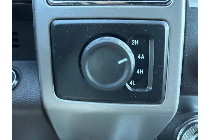 $31988 : Ford F-150 2019 4x4 King Ran image 8