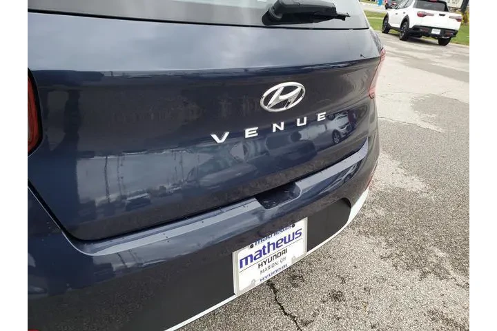 $16987 : Hyundai VENUE 2022 Limited 4 image 10