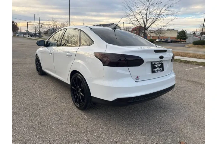 $5995 : 2016 Focus SE image 4