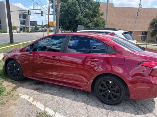 $18500 : 2022 Corolla LE image 2