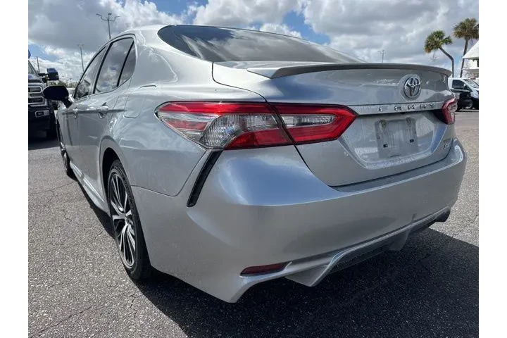 $14991 : Toyota Camry 2018 SE 4dr Sed image 5