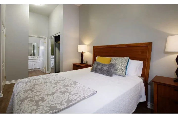 $2450 : New 2bed 1bath available image 6