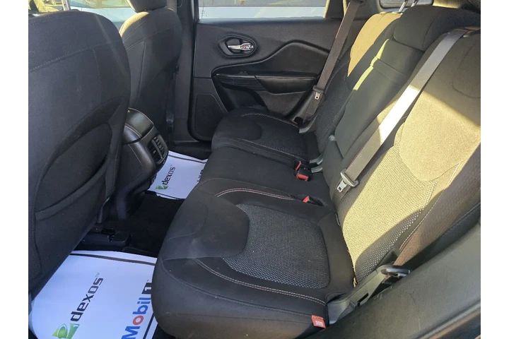 $8900 : 2017 Cherokee Latitude FWD image 8