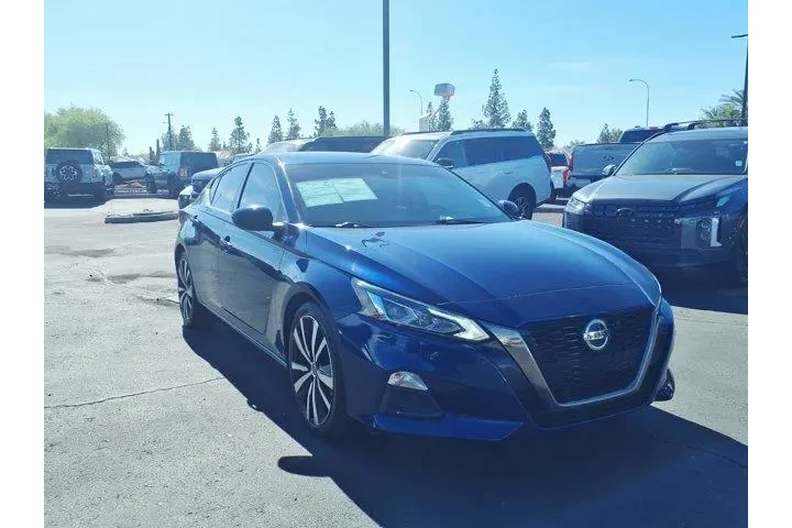 $17977 : Nissan Altima 2022 2.5 SR 4d image 8