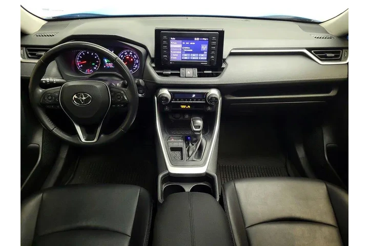 $26998 : Toyota RAV4 2021 XLE Premium image 9