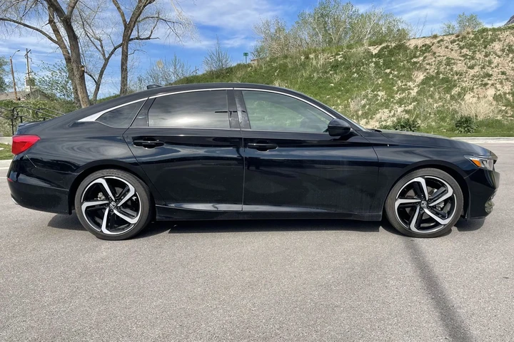 $3000 : 2018 Honda Accord 2.0T Sport image 2