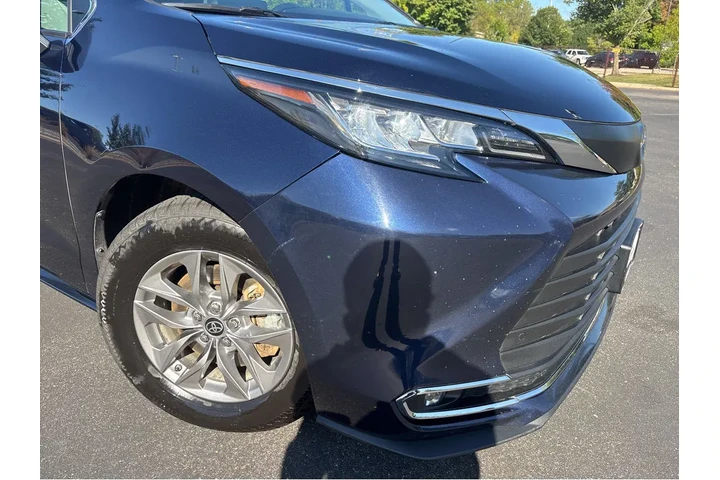 $40994 : Gold Certified2024 Sienna XLE image 7