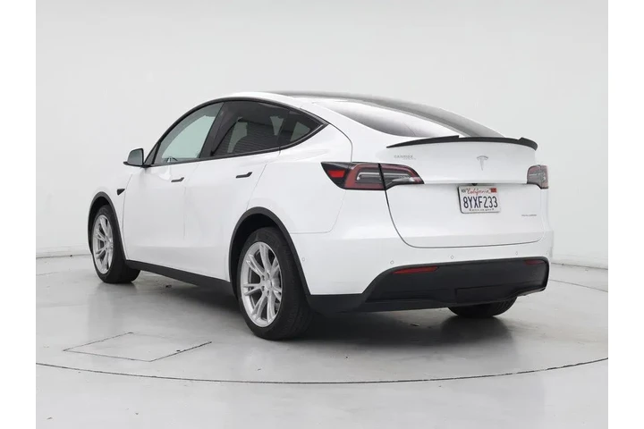 $29998 : Tesla Model Y 2021 AWD Long image 2