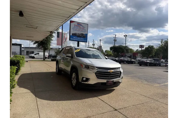 $16999 : 2019 Traverse LT Cloth image 3