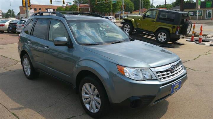 $8999 : 2011 Forester 2.5X Premium image 6