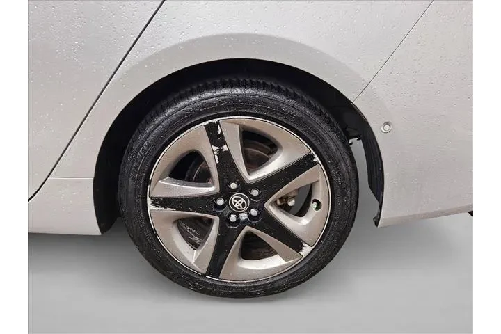 $23495 : Toyota Prius 2022 Limited 4d image 10