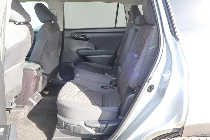 $31388 : 2024 Highlander LE AWD image 8