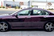 $16950 : 2017 Accord Touring thumbnail