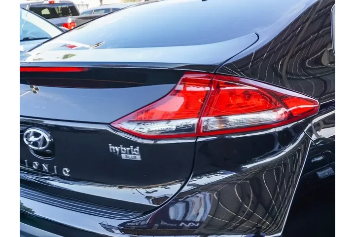 $13042 : Hyundai IONIQ Hybrid 2020 Bl image 9