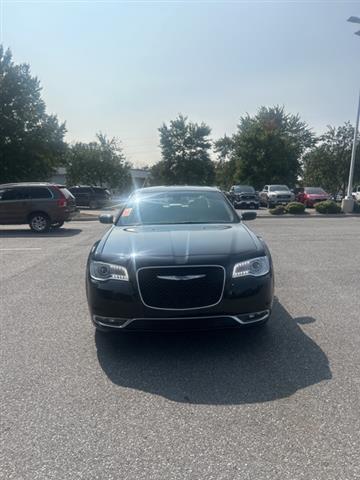 $24995 : PRE-OWNED 2018 CHRYSLER 300 T image 4