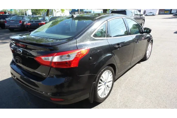 $6900 : 2014 Focus Titanium image 6