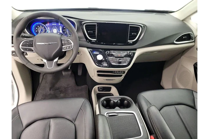 $29998 : Chrysler Pacifica 2024 Touri image 9