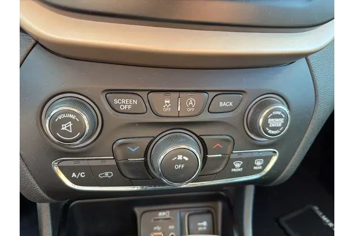 $13992 : Jeep Cherokee 2016 Latitude image 8