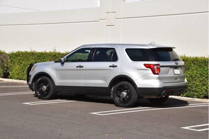 $13750 : 2017 Explorer Police Intercep image 7