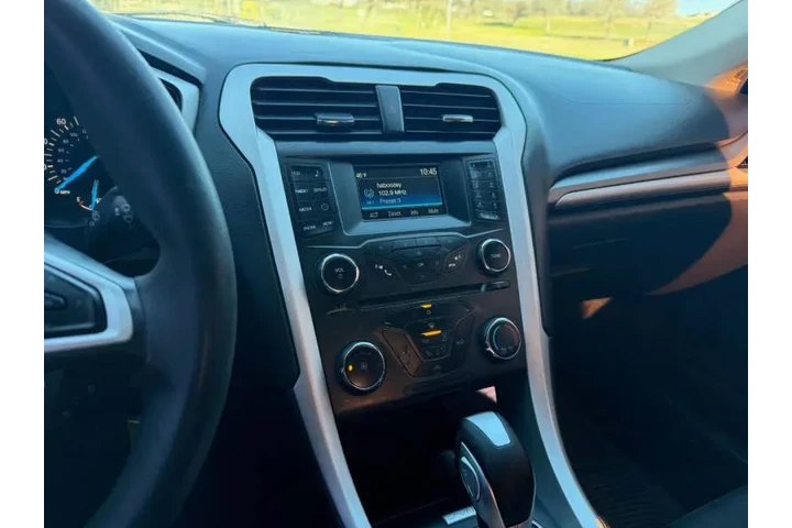 $4990 : 2016 Fusion SE image 8