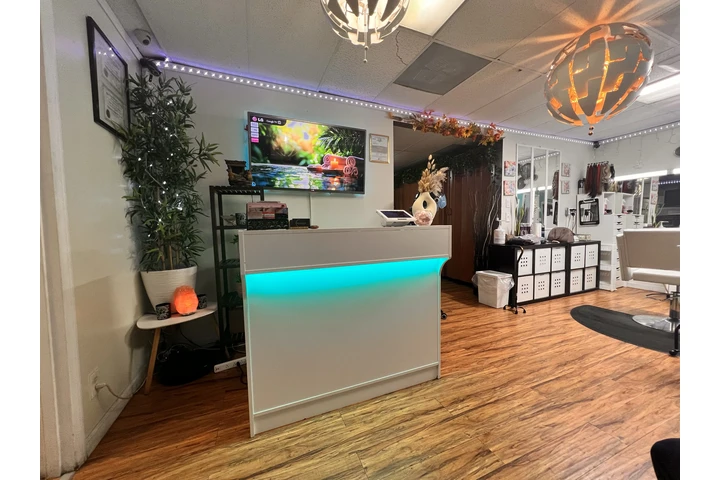 SOLICITO ASISTENTE MUJER image 2