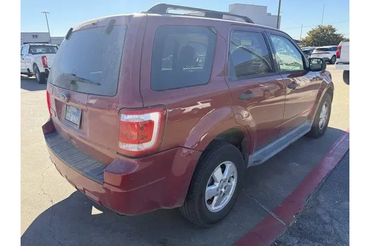 $7995 : Ford Escape 2011 XLT 4dr SUV image 3