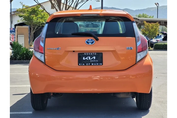 $9599 : 2015 Prius c Four image 7