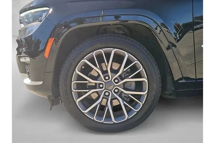 $30995 : Jeep Grand Cherokee L 2021 4 image 9