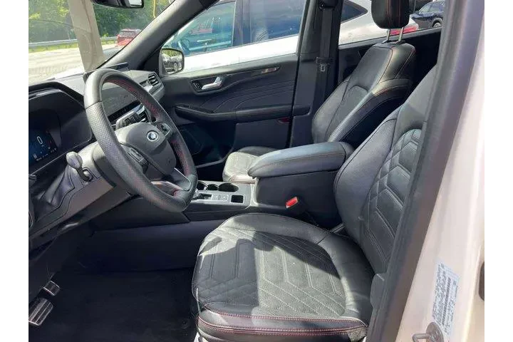 $27989 : Ford Escape 2023 AWD ST-Line image 7