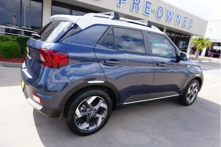 $12988 : Hyundai VENUE 2021 SEL 4dr C image 6