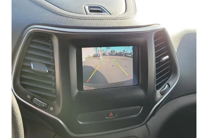 $15000 : Jeep Cherokee 2019 4x4 Latit image 9