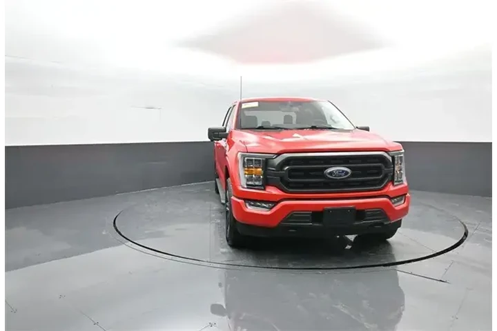 $39774 : Ford F-150 2023 4x4 XLT 4dr image 2