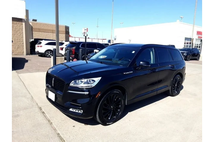 $39995 : 2022 Aviator Reserve image 2