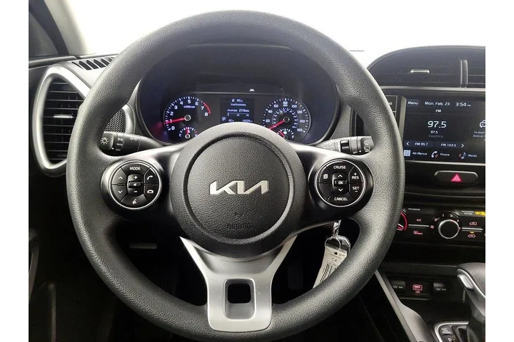 $17998 : Kia Soul 2022 LX 4dr Crossov image 10