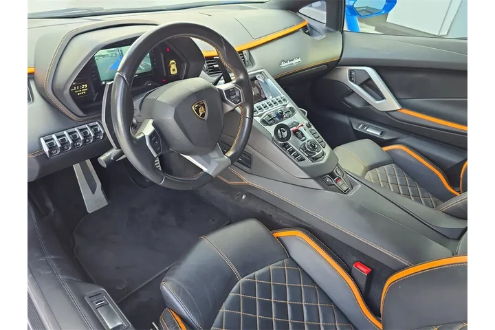Lamborghini Aventador S AWD 2D image 5