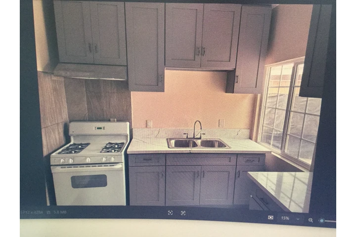 $1600 : CASA DE RENTA  EN POMONA image 2