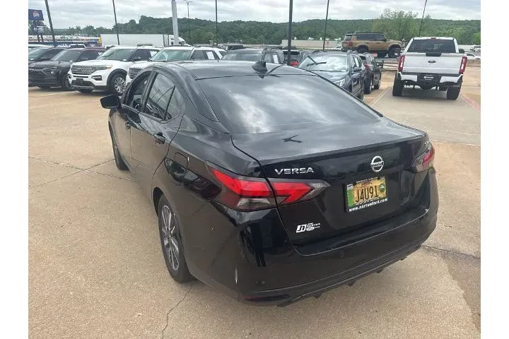 $11995 : Nissan Versa 2021 SV 4dr Sed image 5