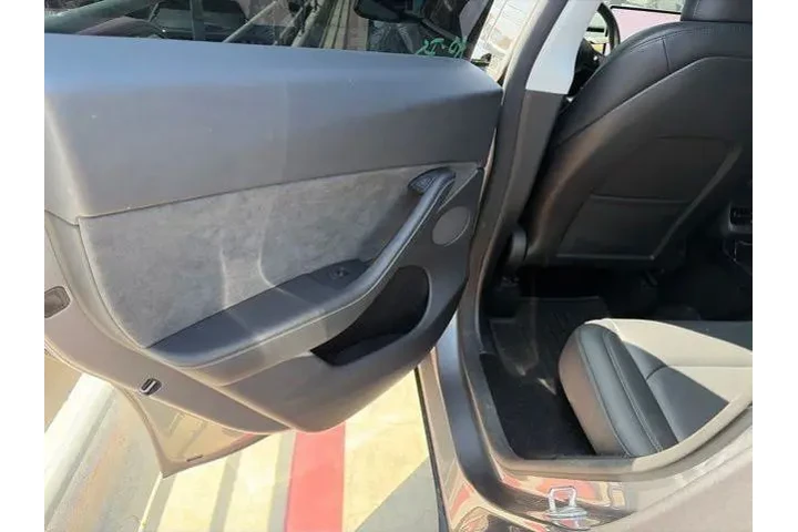 $35976 : Tesla Model Y 2024 AWD Long image 6