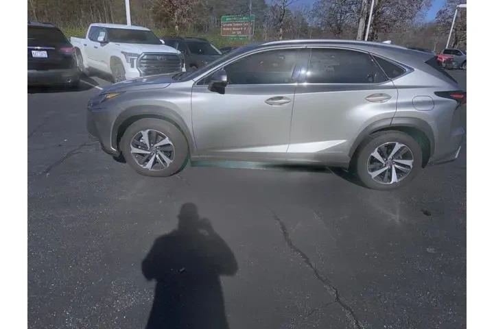 $23195 : Lexus NX 300h 2019 AWD 4dr C image 2