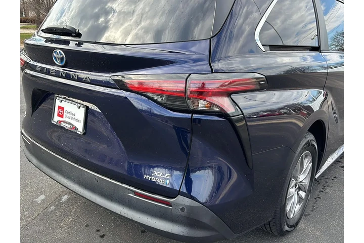 $32447 : Silver Certified 2021 Sienna image 9