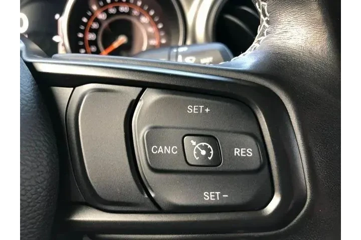 $29995 : Jeep Gladiator 2021 4x4 Free image 8