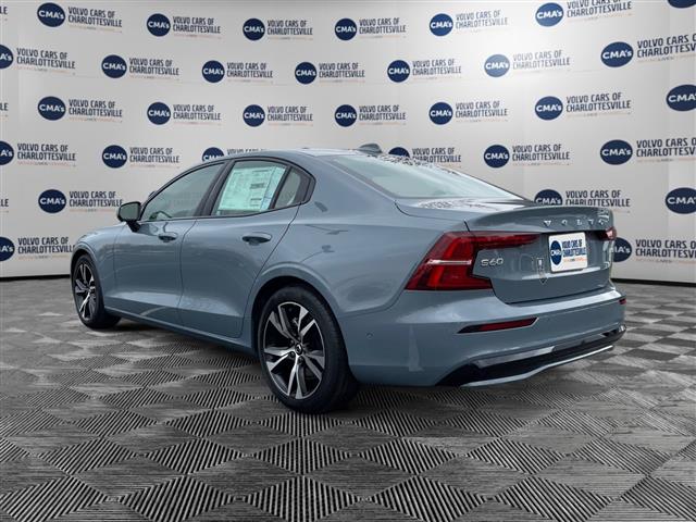 $50325 : PRE-OWNED 2024 VOLVO S60 B5 P image 3