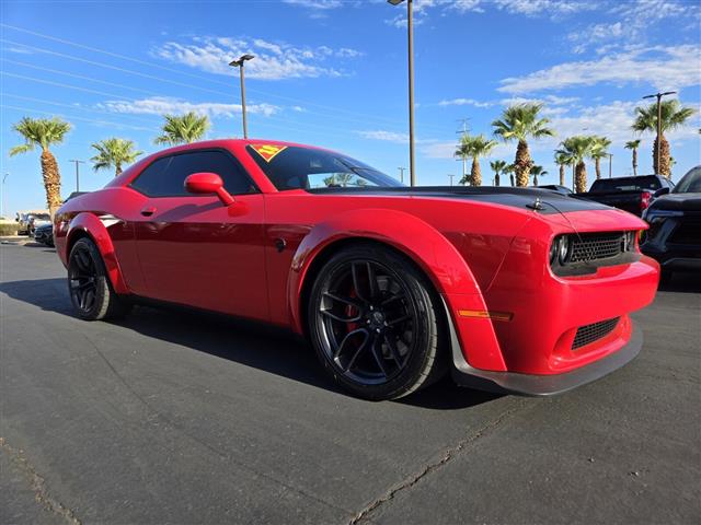 $59991 : Pre-Owned 2018 Challenger SRT image 1