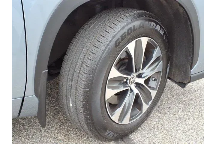 $32887 : Toyota Highlander 2021 AWD X image 4