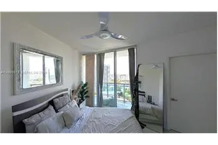 $4000 : Rental property with 2 bedro image 6