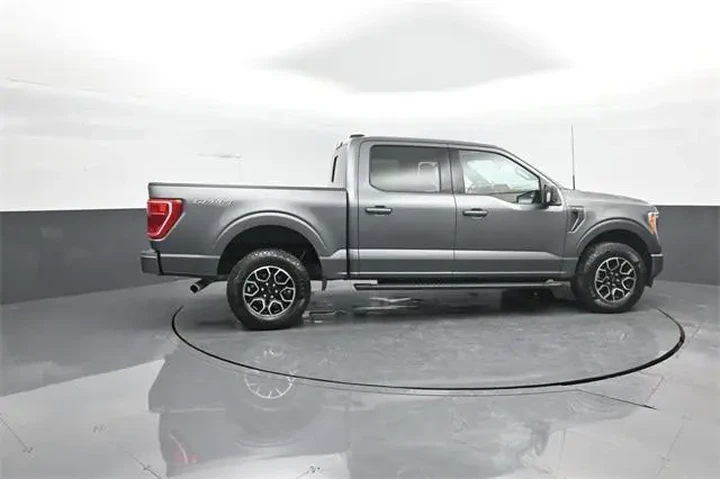 $38328 : Ford F-150 2023 4x4 XLT 4dr image 8