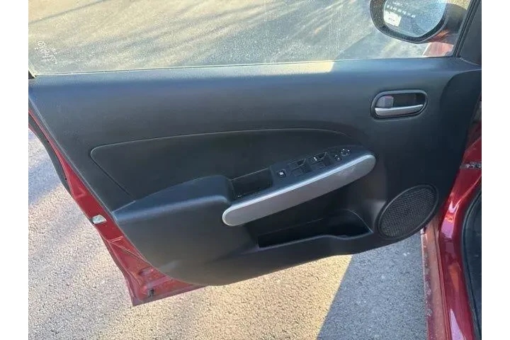 $10000 : Mazda Mazda2 2014 Sport 4dr image 7